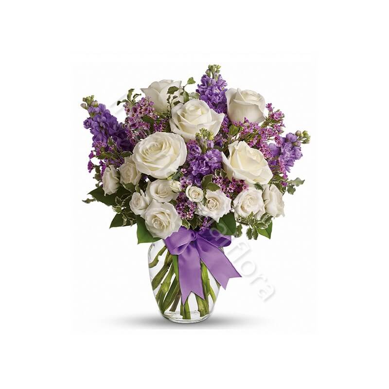 Bouquet di Rose e Roselline bianche internationalflora.com