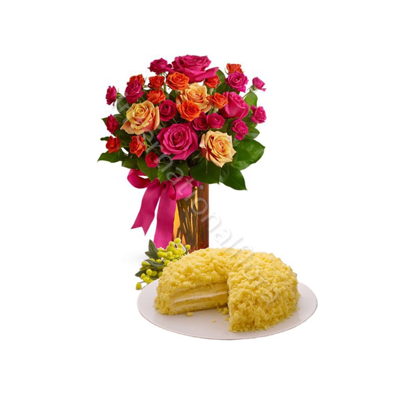 Torta Mimosa con Bouquet di Roselline