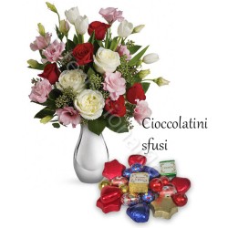 Bouquet di Roselline delicate con Cioccolatini sfusi