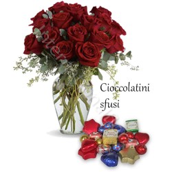 Bouquet di 12 Rose rosse con Cioccolatini sfusi